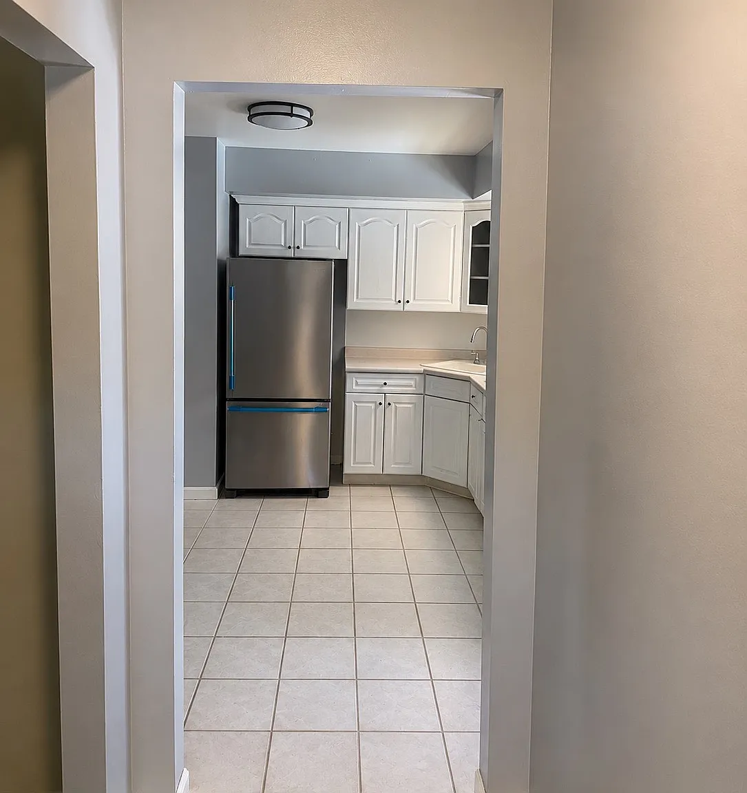 3 bed, 1.0 bath, $3,800 — Photo 2