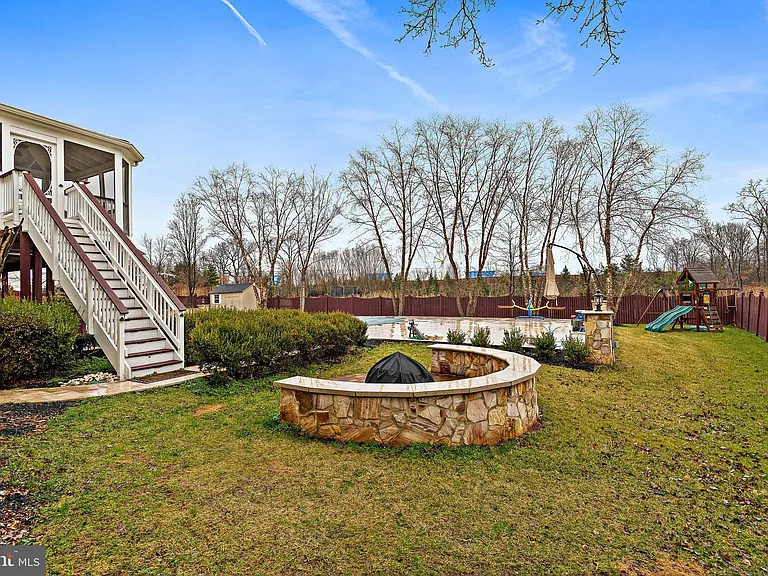 21922 Hyde Park Dr — Photo 47