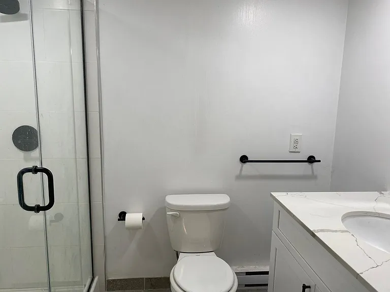 1024 Clinton St #103 — Photo 11