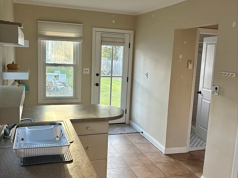 344 Staples St — Photo 1