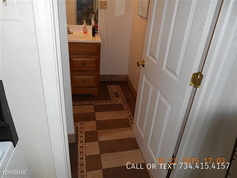 707 S Division St #1 — Photo 15