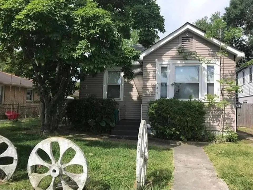 312 Shrewsbury Ct #B