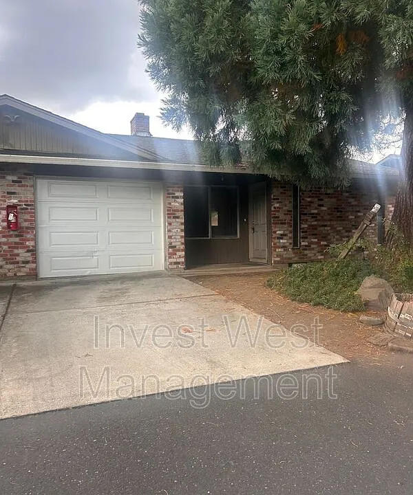 3330 NE 57th Ave #8