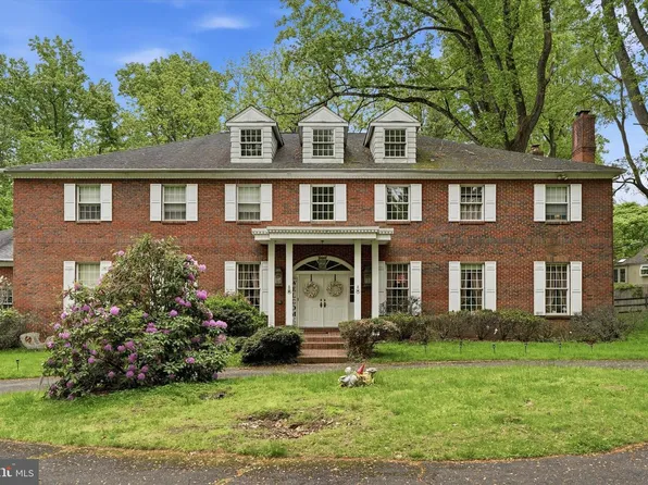 3745 Buck Rd, Huntingdon Valley, PA 19006