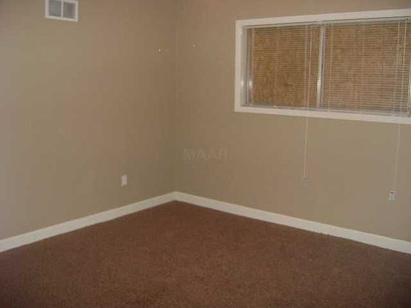 4th image of 5025 Capen Ave