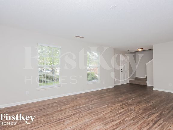 4th image of 145 Golden Valley Dr