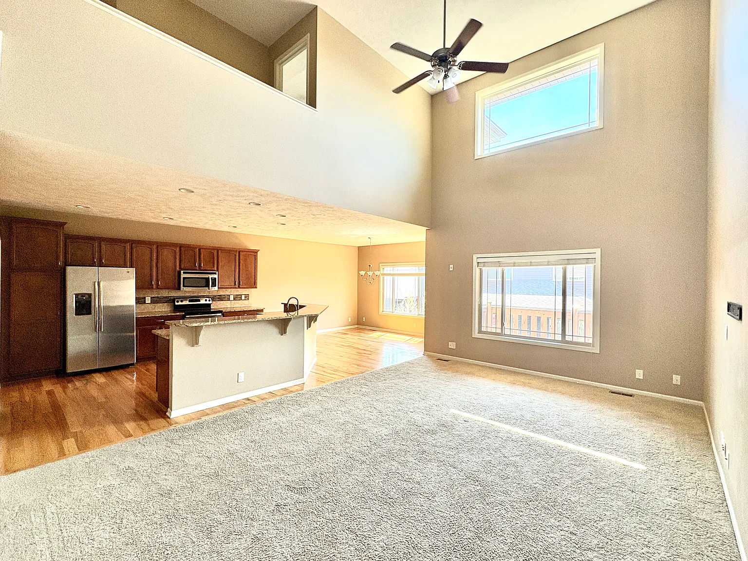 4 bed, 2882 sqft, $2,889 — Photo 2