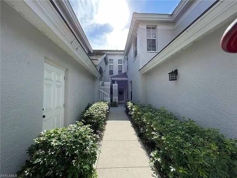25232 Pelican Creek Cir #202 — Photo 4