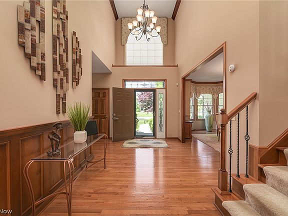 3rd image of 1841 Bur Oak Dr