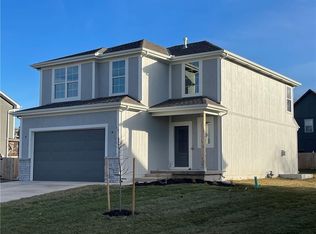 1305 N 4th St E, Louisburg, KS 66053