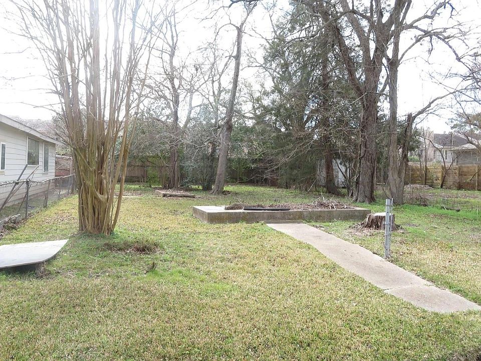 2nd image of 9221 Clarkcrest St