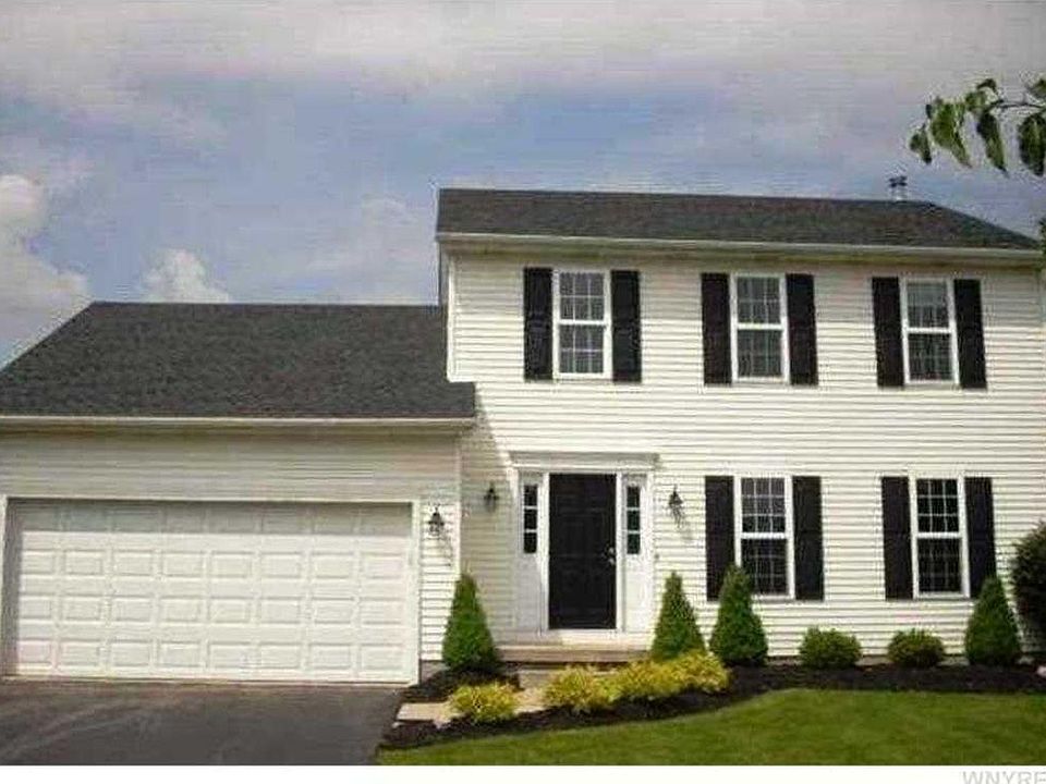 1st image of 10 Thornbury Dr
