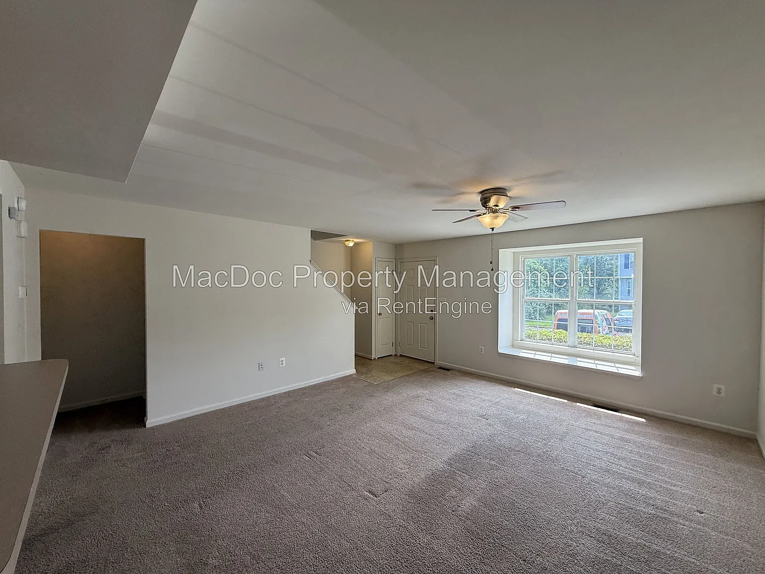3 bed, 4.0 bath, 1972 sqft, $2,245 — Photo 2
