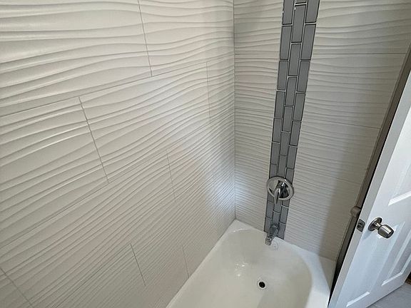 2nd image of 11019 S Vernon Ave #1007