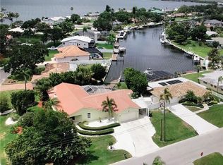 4911 Palmetto Point Dr, Palmetto, FL 34221