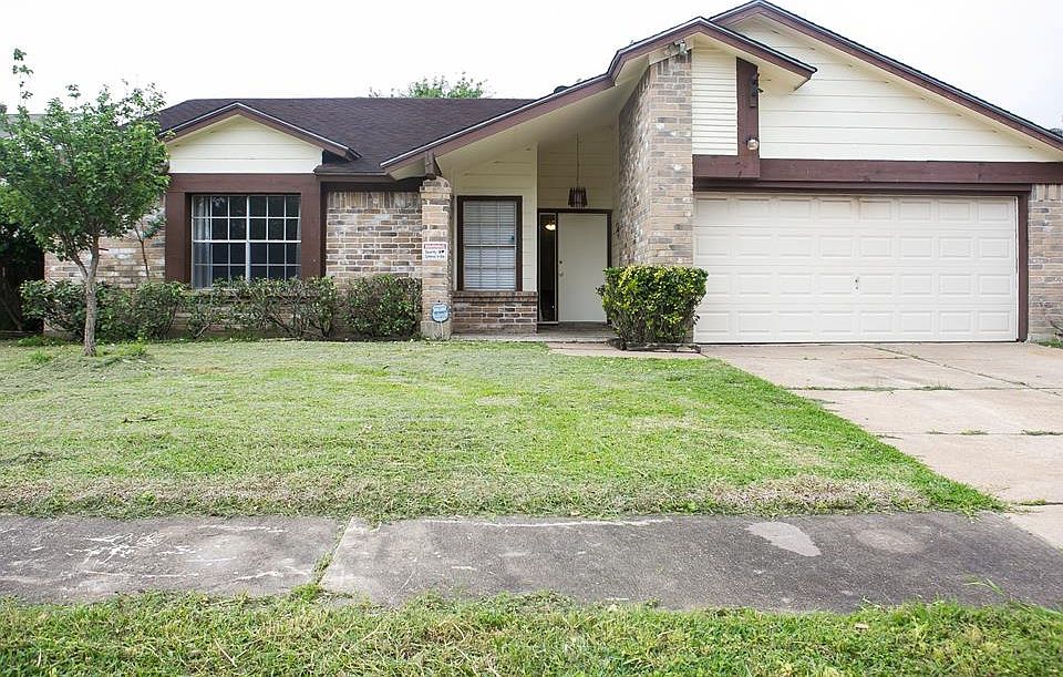 1st image of 12051 Creekhurst Dr