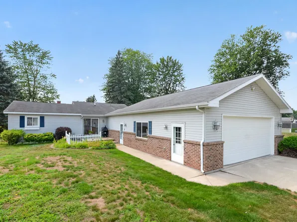 313 Twin Lake Rd, Beaverton, MI 48612