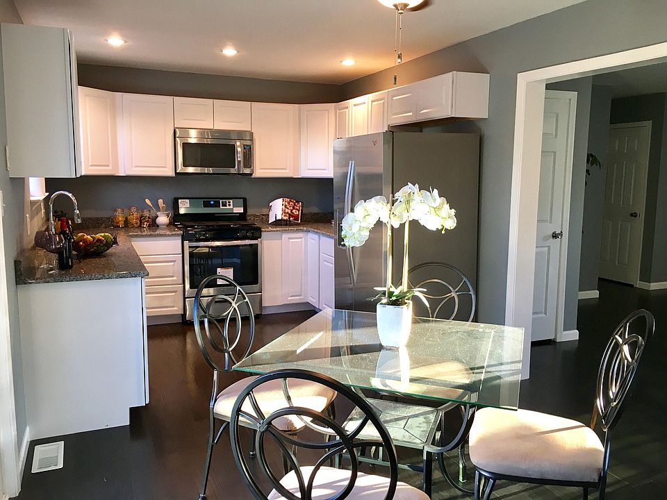 2nd image of 9 Sequoia Ct