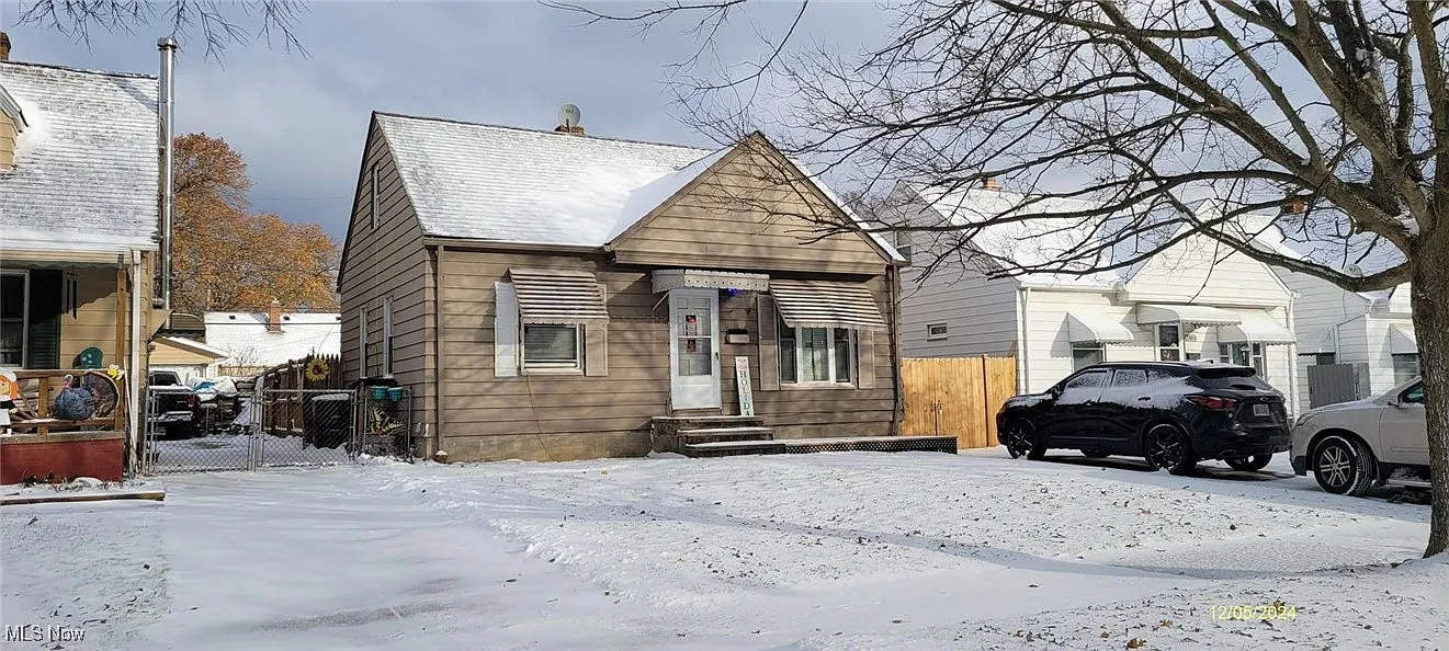 13822 Clifford Ave photo 1