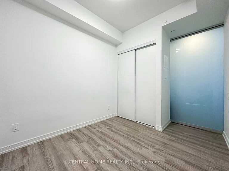 28 Wellesley St E #1602 — Photo 13