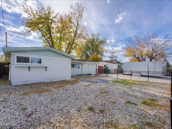 1003 Sbragia Way, Sparks, NV 89431