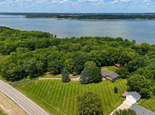 9929 NW Beaver Dr, Johnston, IA 50131