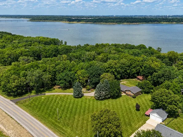 9929 NW Beaver Dr, Johnston, IA 50131