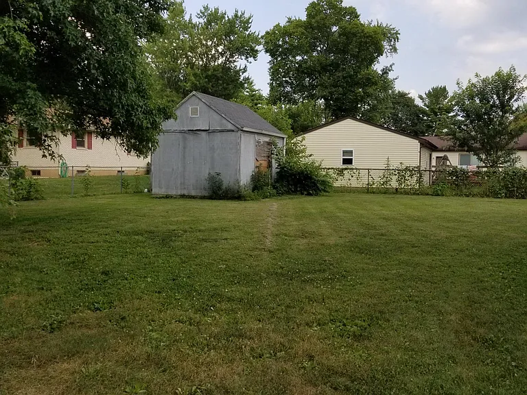 50 Home St — Photo 28