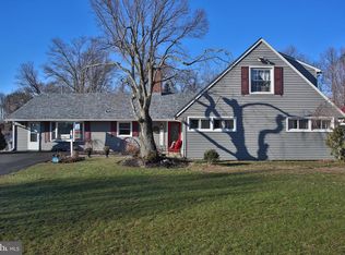 30 Rose Apple Rd, Levittown, PA 19056