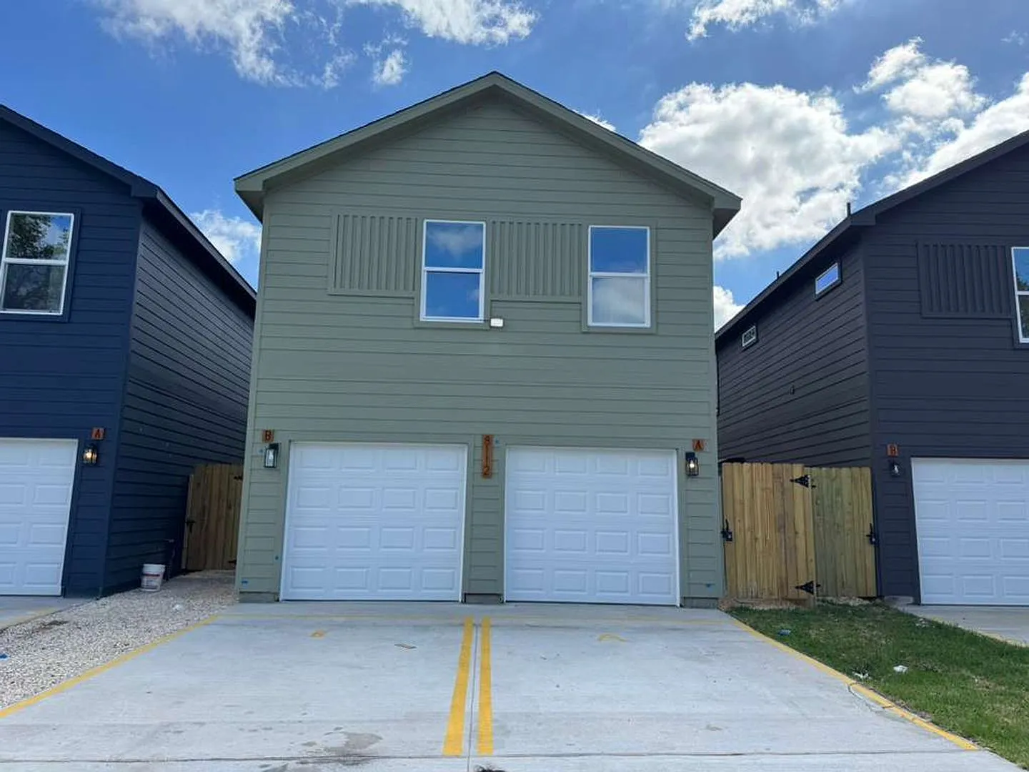 Brand-New Duplex for Rent 3 Bed | 3.5 Bath — Photo 3