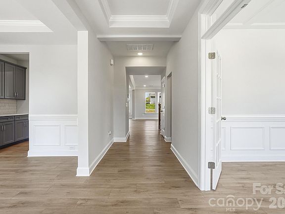 5th image of 1312 Knob Creek Dr