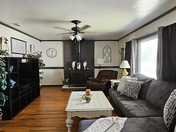 2nd image of 1425 S Avenue B