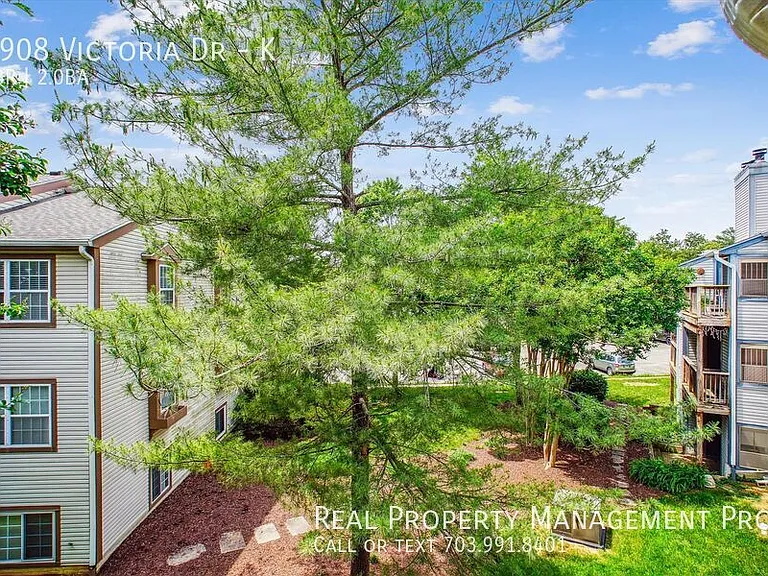 6908 Victoria Dr #K — Photo 24