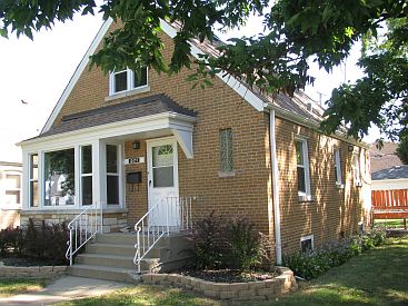 2nd image of 10459 S Sawyer Ave