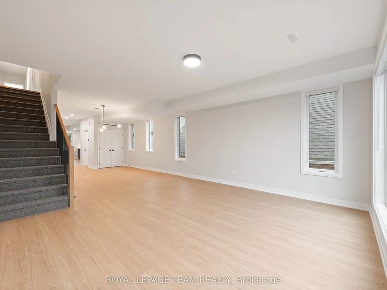 49 Grosvenor Ave #3 — Photo 12