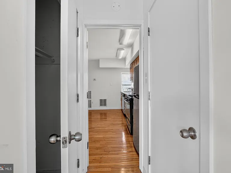4307 Locust St #3 — Photo 11