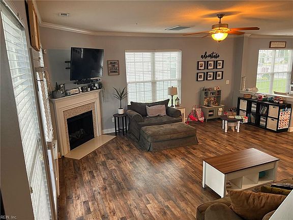 3rd image of 717 Albertine Ct