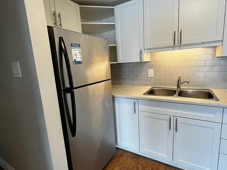 34 Berczy St #103 — Photo 8
