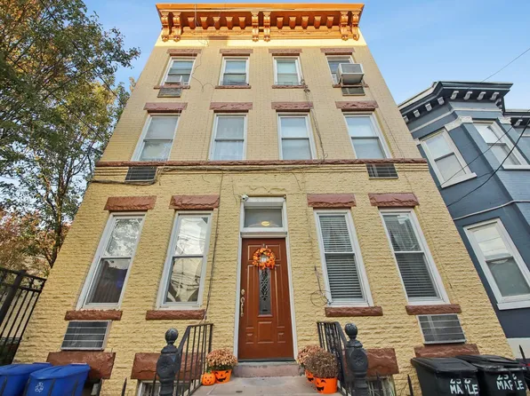 232 Maple St, Weehawken, NJ 07086