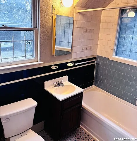 409 W Lynwood Ave #1 — Photo 7