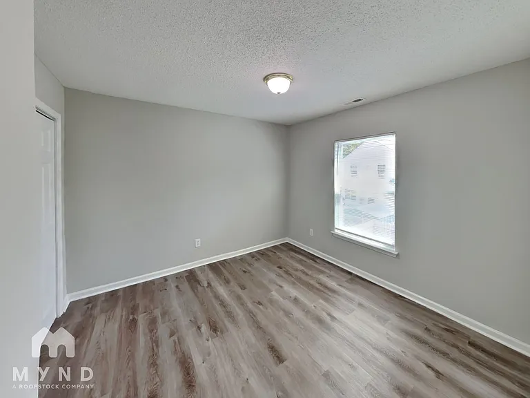1219 Hunter Forest Ct — Photo 17