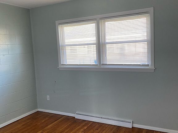 4th image of 413 W Donahue St