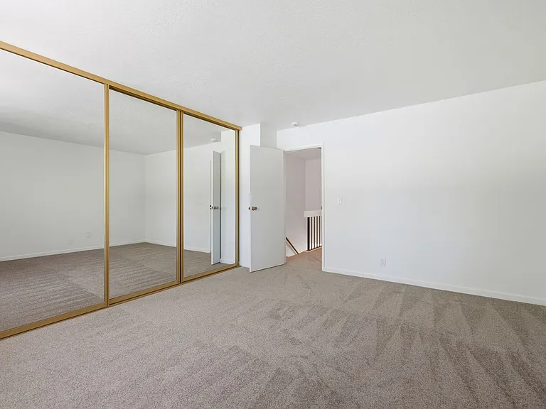 721 Center Ave — Photo 18