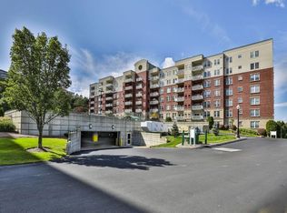 36 Village Rd APT 701, Middleton, MA 01949