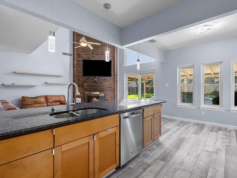 1016 Glenshannon Ave — Photo 30