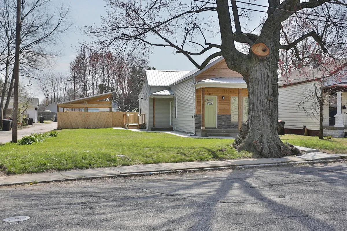3 bed, 1350 sqft, $2,300 — Photo 1