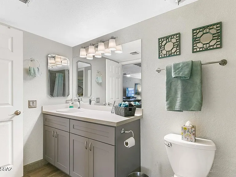 1200 E River Rd #J124 — Photo 9