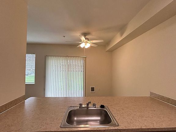 5th image of 2275 SW Barbara St APT D201
