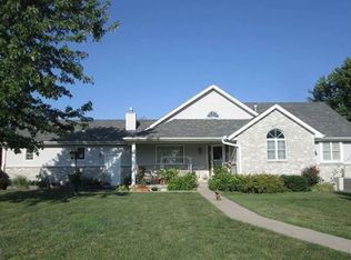 92 Lakeshore Dr, Marion, KS 66861
