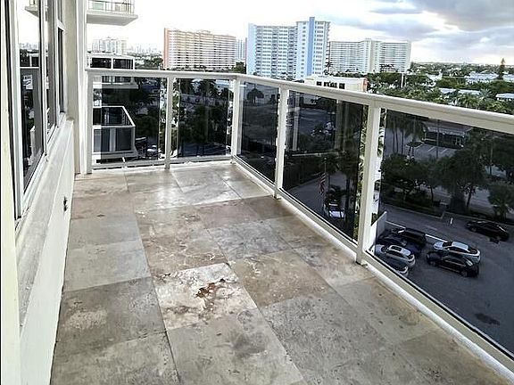 4th image of 3700 Galt Ocean Dr APT 712